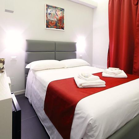 Nearhome Smart Suites Guest House Рим Екстериор снимка